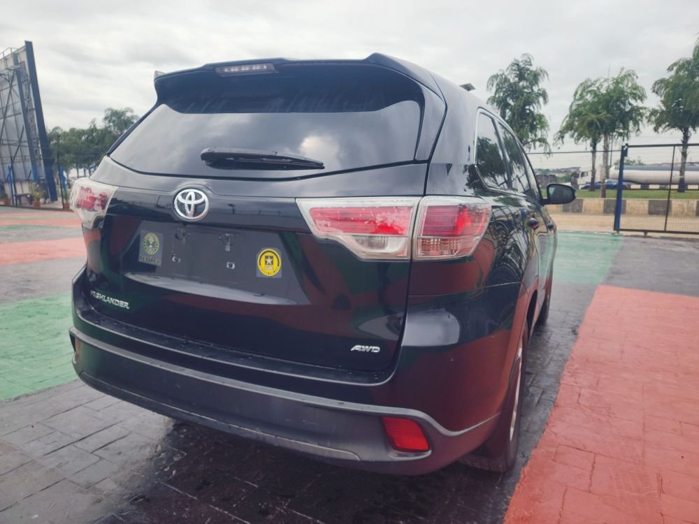 2016 Toyota Highlander LE / LE Plus